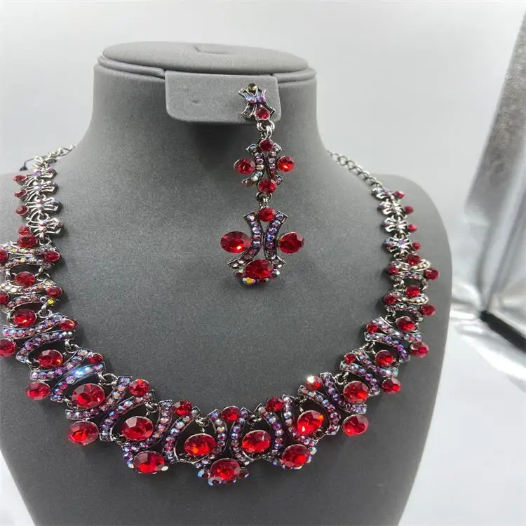 European and American Cross-border Dinner Party Women's Bride Crystal Rhinestone Necklace Earrings Advanced Jewelry Set
European and American Cross-border Dinner Party Women's Bride Crystal Rhinestone Necklace Earrings Advanced Jewelry Set