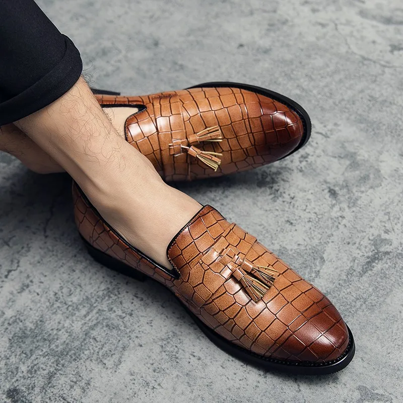 Spring retro men's formal shoes 2021 new low-cut pattern men casual shoes brown work men's shoes, Black, blue, yellow
Spring retro men's formal shoes 2021 new low-cut pattern men casual shoes brown work men's shoes, Black, blue, yellow
