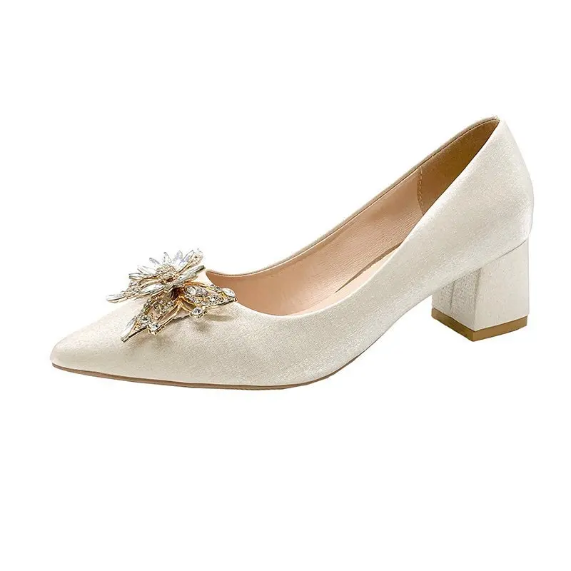 2021 Spring Ladies Banquet Shoes Solid Color Pointed Rhinestone Bow Block Heel Ladies Pumps
2021 Spring Ladies Banquet Shoes Solid Color Pointed Rhinestone Bow Block Heel Ladies Pumps