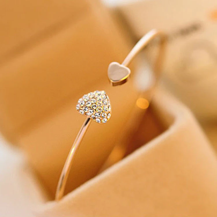 Jewelry full diamond heart-shaped open bracelet European and American cross-border hot style double peach, Silver,gold or custom
Jewelry full diamond heart-shaped open bracelet European and American cross-border hot style double peach, Silver,gold or custom