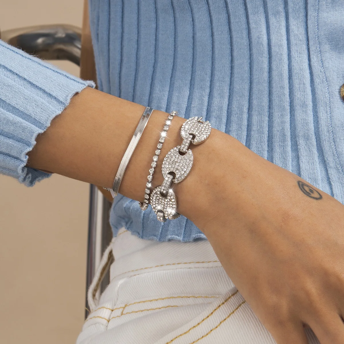 3Pcs/Set Iced Out Chain Shiny Rhinestone Bracelets Women Wedding Luxury Bling Crystal Chunky Snake Link Hand Jewelry Accessories, Customized color 
3Pcs/Set Iced Out Chain Shiny Rhinestone Bracelets Women Wedding Luxury Bling Crystal Chunky Snake Link Hand Jewelry Accessories, Customized color