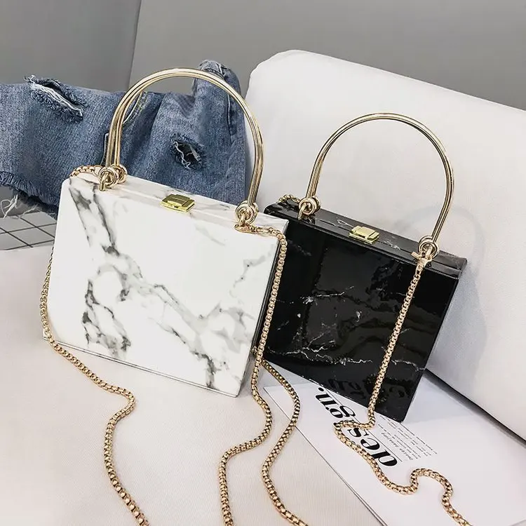2020 Korean fashion creative portable bag marbled chain small square ladies handbags purse shoulder crossbody box bag
2020 Korean fashion creative portable bag marbled chain small square ladies handbags purse shoulder crossbody box bag
