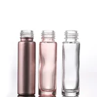 エッセンシャルオイルの使用に 10 ミリリットルピンクロールガラスローラーボトル宝石用原石とローラーボールとローズゴールドキャップ