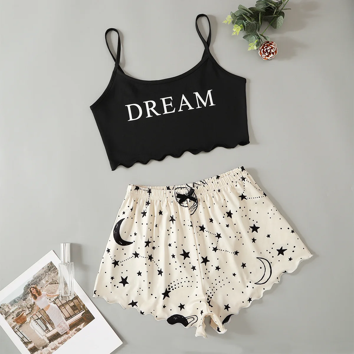 MS Custom label 2021 top selling dream styles 2pc night wear camisole Casual nightgown vest and short print women's sleepwear
MS Custom label 2021 top selling dream styles 2pc night wear camisole Casual nightgown vest and short print women's sleepwear
