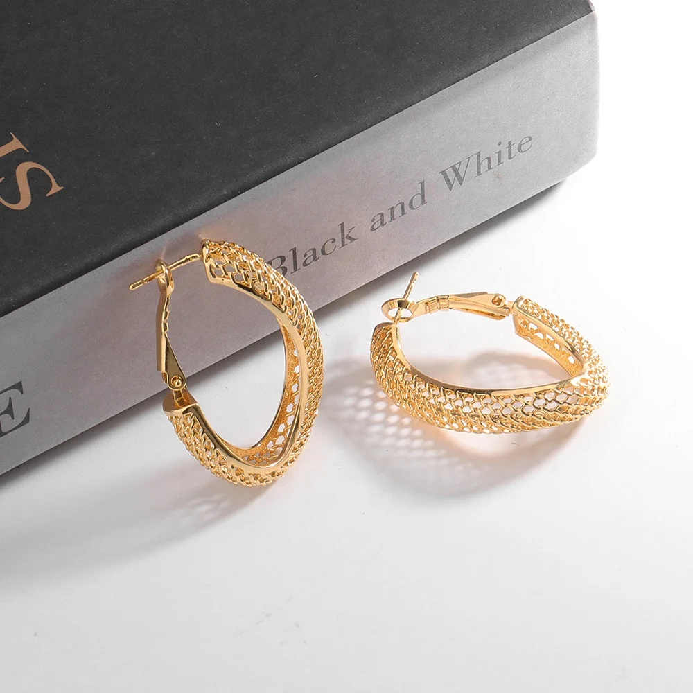 Yueming Jewelry Wholesale Fashion Brass Earrings Gold Plated Hoops Drop Earrings
Yueming Jewelry Wholesale Fashion Brass Earrings Gold Plated Hoops Drop Earrings
