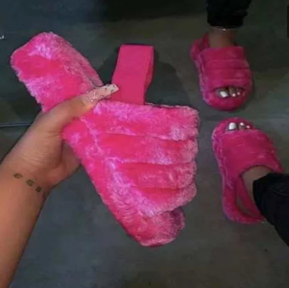 JFS018 Women Summer Furry Slippers 2021 Ladies Shoes Plush Fluffy Sandals Women's Fur Warm Slippers Home Sandals Fur Slides
JFS018 Women Summer Furry Slippers 2021 Ladies Shoes Plush Fluffy Sandals Women's Fur Warm Slippers Home Sandals Fur Slides