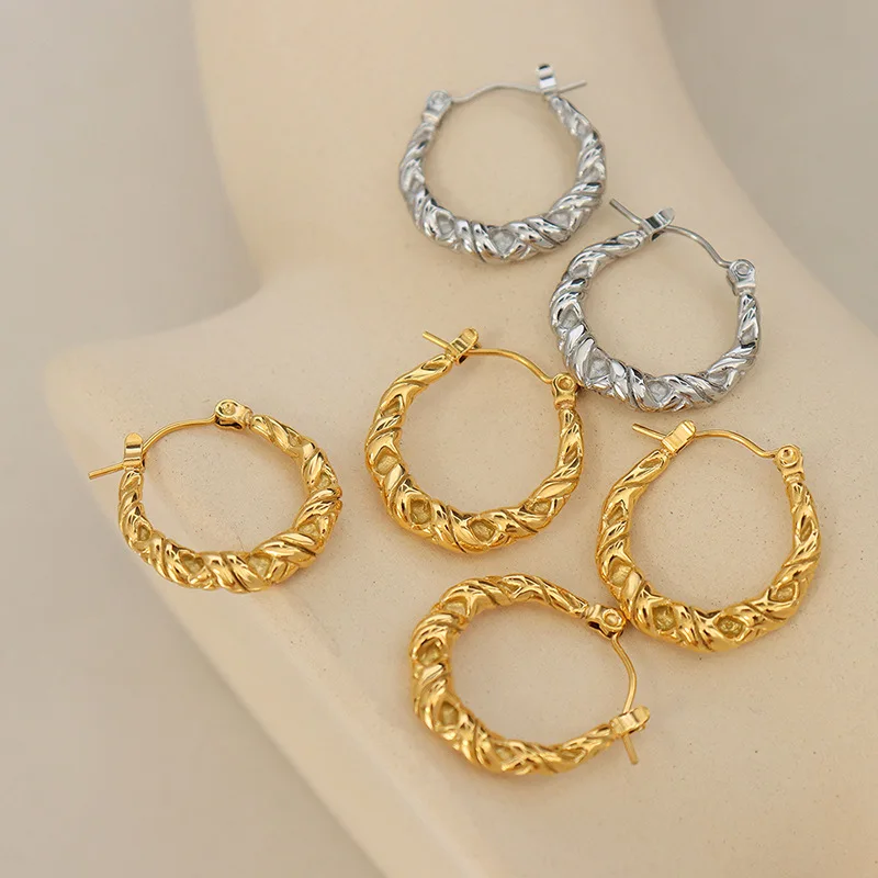 2022 Jewelry Trendy Earring 18K Gold Plated Irregular Twist Rope Hoop Earrings Stainless Steel Earrings Wholesale
2022 Jewelry Trendy Earring 18K Gold Plated Irregular Twist Rope Hoop Earrings Stainless Steel Earrings Wholesale