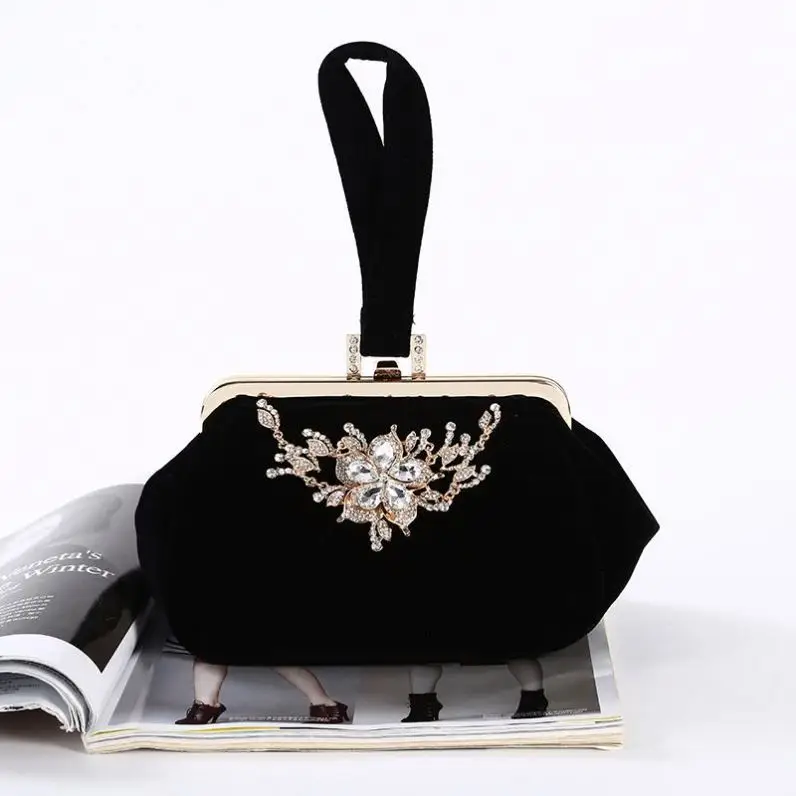 Women Party Bags Trendy Elegant Velvet Ladies Evening Clutch Bags Prom Handbag Wedding Dress Shoulder Purse, Black red
Women Party Bags Trendy Elegant Velvet Ladies Evening Clutch Bags Prom Handbag Wedding Dress Shoulder Purse, Black red