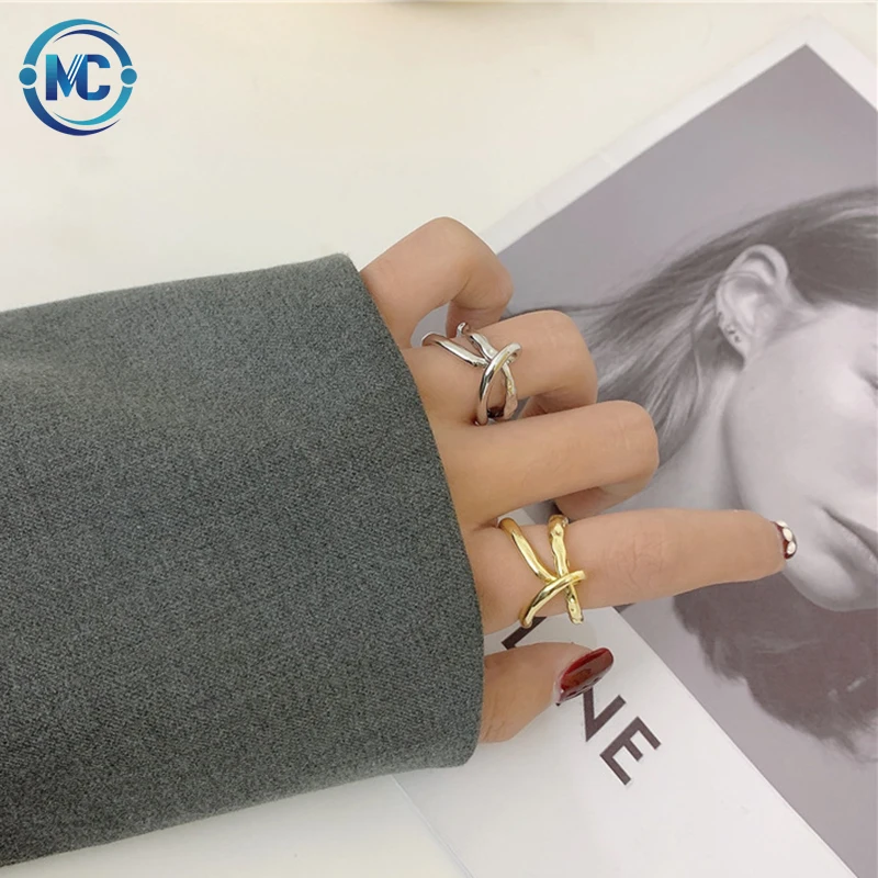 Geometric Double Line Cross Winding Rings Irregular Metal Texture Simple Knotted Ring Women Fashion Party Jewelry 2021
Geometric Double Line Cross Winding Rings Irregular Metal Texture Simple Knotted Ring Women Fashion Party Jewelry 2021