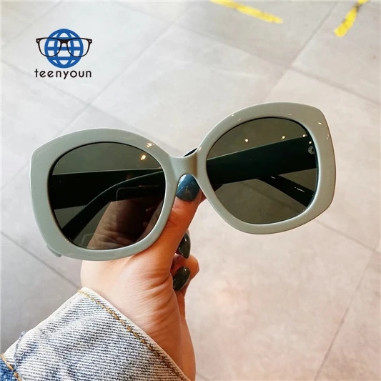 Teenyoun Wholesale Women Brand White Frame Retro Oval UV400 2023 Sun Glasses Sunglasses
Teenyoun Wholesale Women Brand White Frame Retro Oval UV400 2023 Sun Glasses Sunglasses