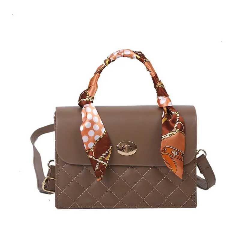 2021 best selling luxury square hat buckle messenger bag Pu handbag with silk lady's handbag
2021 best selling luxury square hat buckle messenger bag Pu handbag with silk lady's handbag