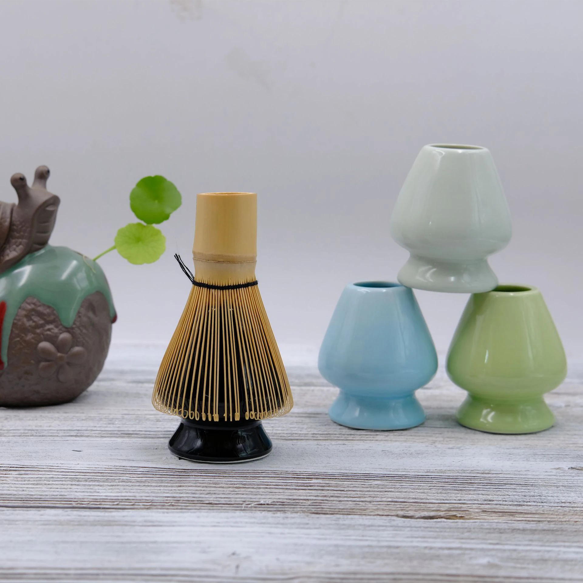 Bamboo Matcha tea whisk stand Light Green Japanese Matcha Whisk rest ceramic Chasen Holder Tea Set Accessories, As pic
Bamboo Matcha tea whisk stand Light Green Japanese Matcha Whisk rest ceramic Chasen Holder Tea Set Accessories, As pic