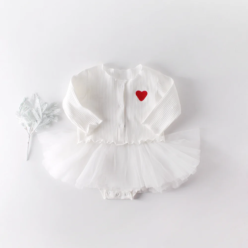 Ins children's clothing in the autumn of 2020 paragraph multilayer gauze sundress + love embroidered coat female baby suit
Ins children's clothing in the autumn of 2020 paragraph multilayer gauze sundress + love embroidered coat female baby suit