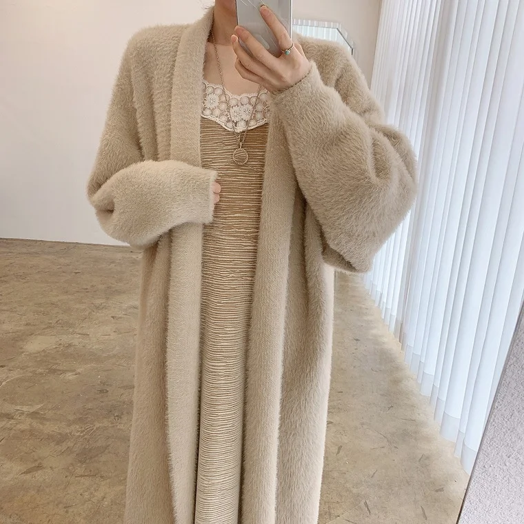 New Autumn Winter Elegant Loose Mid-length Knitted Top Long Sleeve Warm Heavy Industry Knitted Cardigan Coat For Women
New Autumn Winter Elegant Loose Mid-length Knitted Top Long Sleeve Warm Heavy Industry Knitted Cardigan Coat For Women