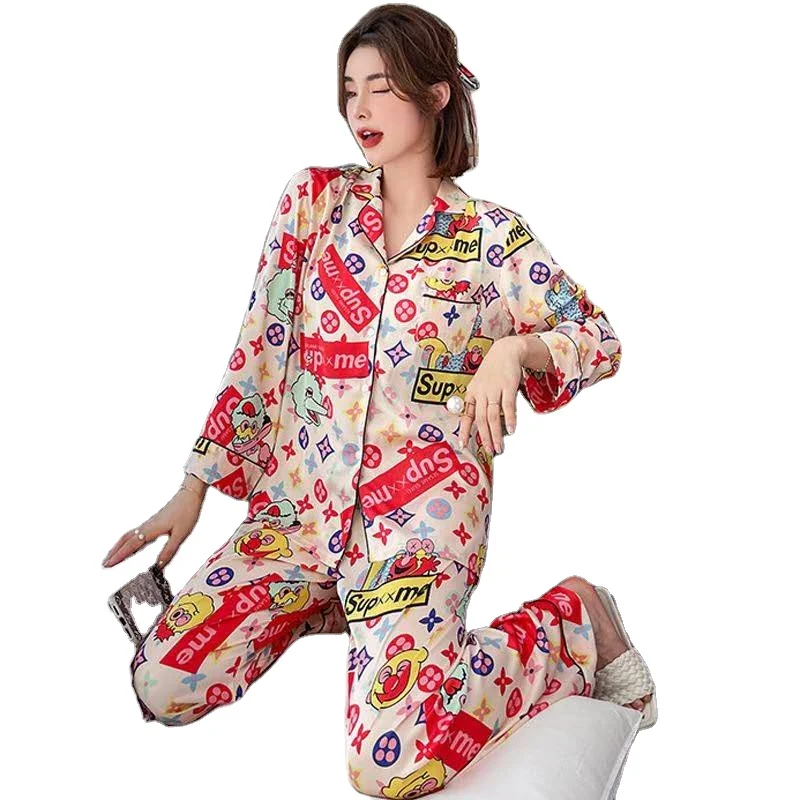2021 Wholesale Stylish women designer satin silk pajamas casual silk printed nightgown women's silk pijama
2021 Wholesale Stylish women designer satin silk pajamas casual silk printed nightgown women's silk pijama