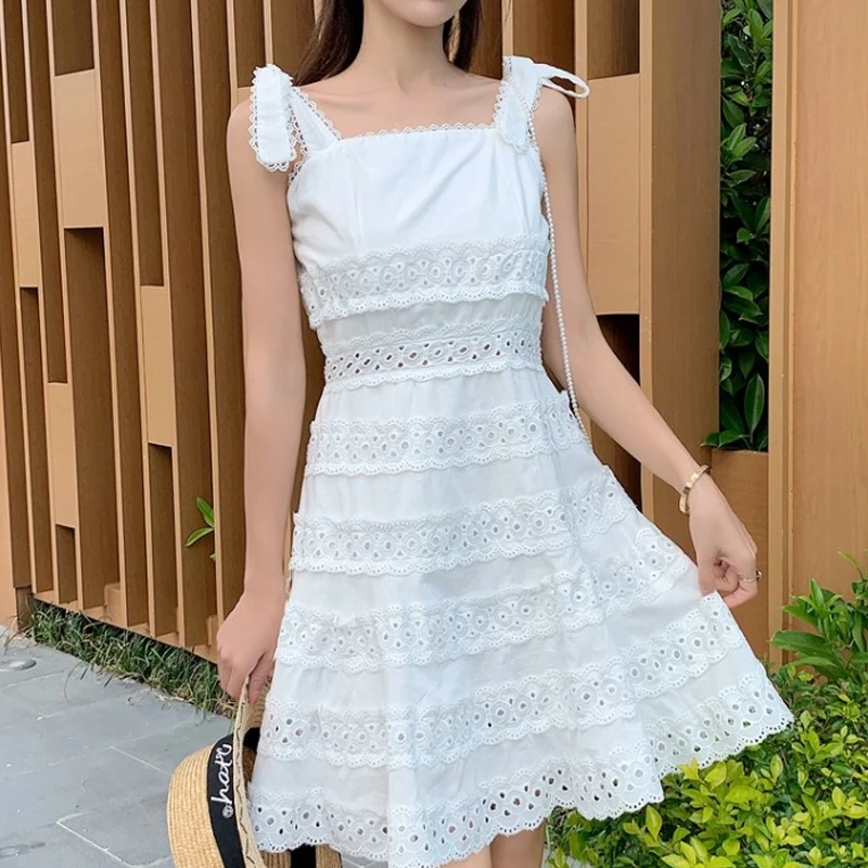 2021 early spring new fashion hollow embroidery open back sleeveless beach casual suspender skirt, White,black,pink
2021 early spring new fashion hollow embroidery open back sleeveless beach casual suspender skirt, White,black,pink