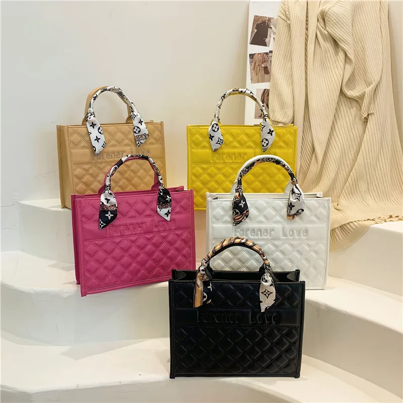 Large-capacity handbag women's 2021 new alphabet women's bag diamond embroidery thread fashion bag, Customizable
Large-capacity handbag women's 2021 new alphabet women's bag diamond embroidery thread fashion bag, Customizable