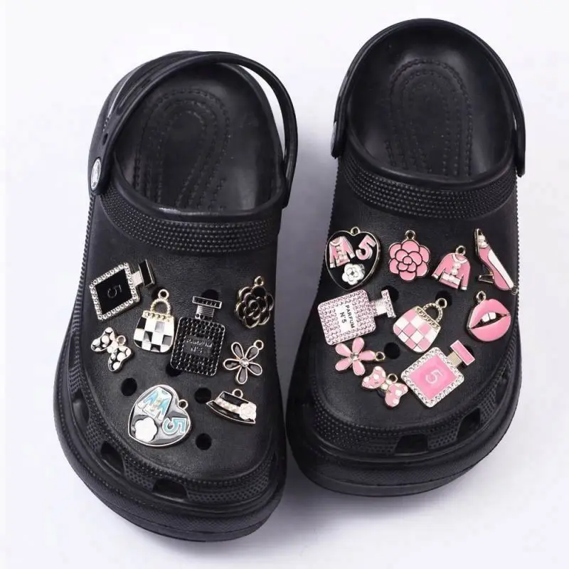 Wholesale crystal charms clog shoes decoration Rhinestones horror for shoe ornament Xmas Gift, Customized
Wholesale crystal charms clog shoes decoration Rhinestones horror for shoe ornament Xmas Gift, Customized
