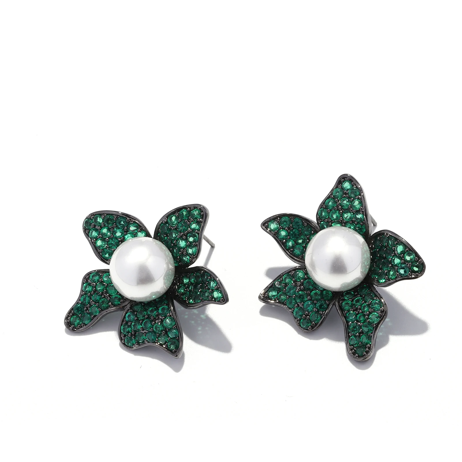 Green Flower With Pearl Silver Stud Wholesale Mix Earrings 2021 Trend, As photo
Green Flower With Pearl Silver Stud Wholesale Mix Earrings 2021 Trend, As photo