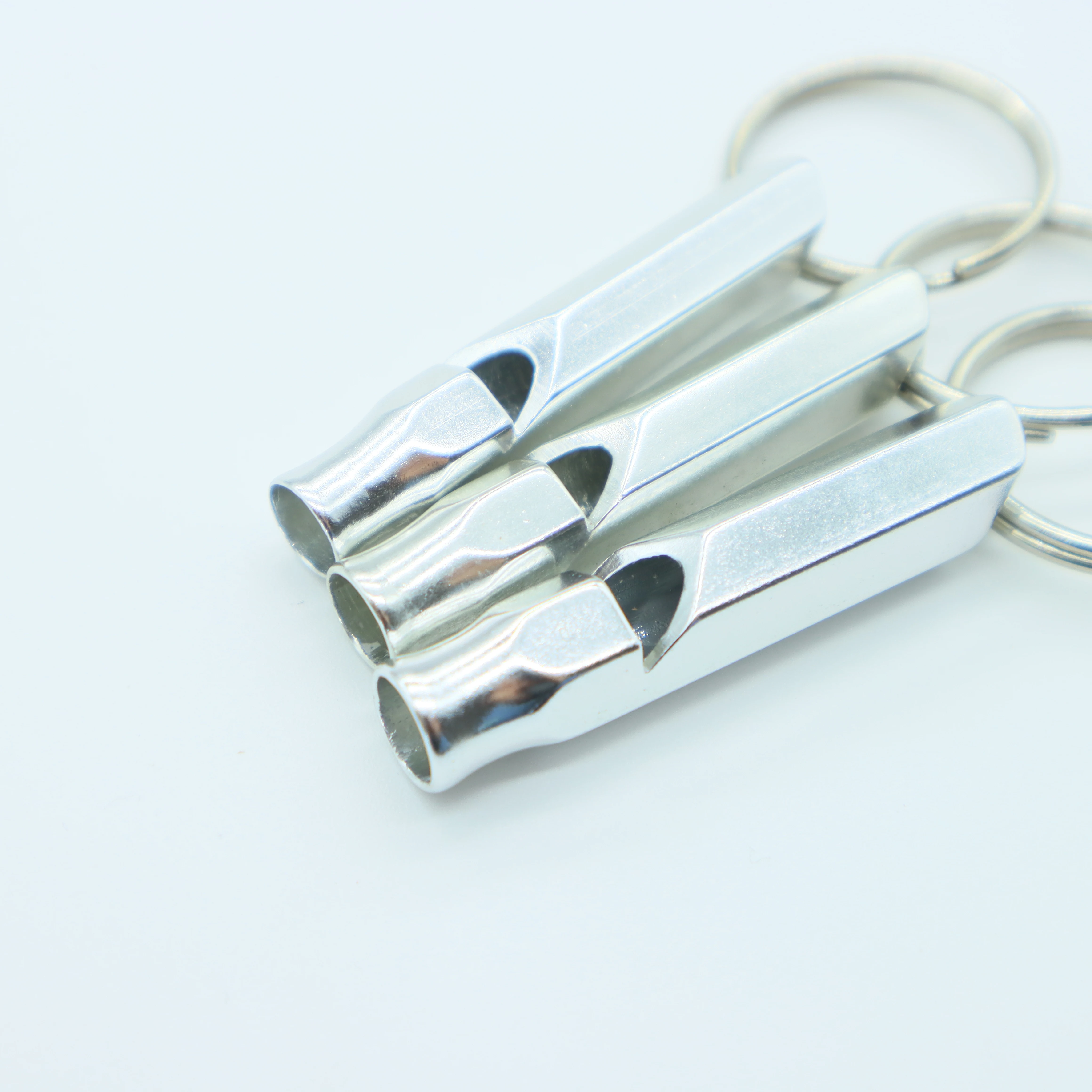 Sports Camping Aluminum Alloy Emergency Rape Whistle Keychain, Customized color
Sports Camping Aluminum Alloy Emergency Rape Whistle Keychain, Customized color