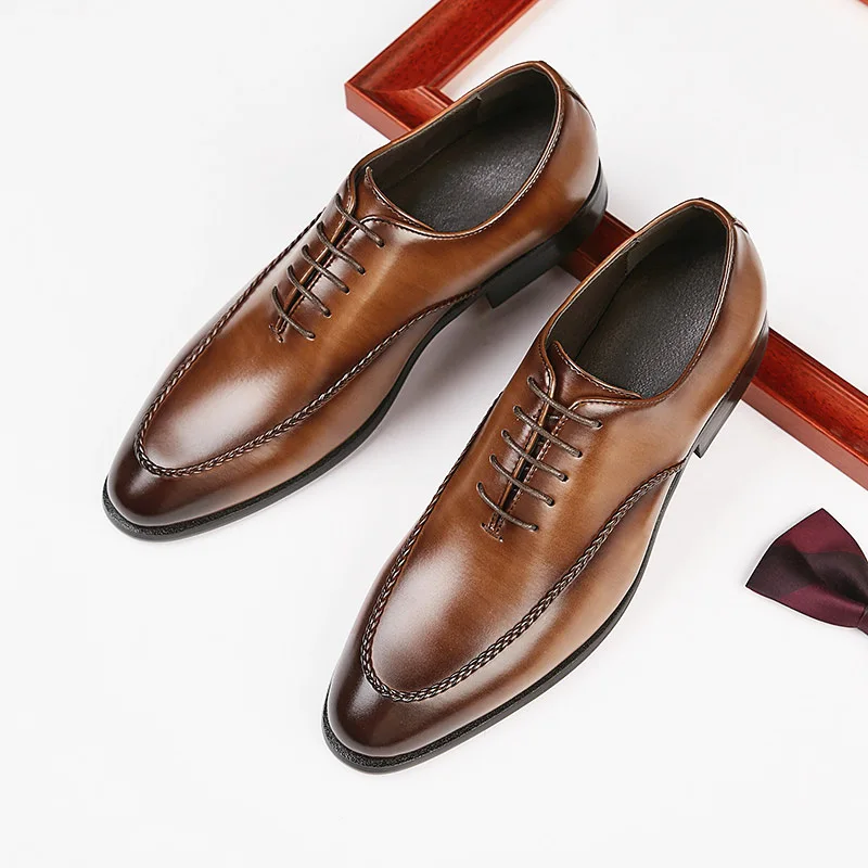 High Quality Patent Leather Men Oxford Shoes Lace-Up Classic Business Dress Men Suit
High Quality Patent Leather Men Oxford Shoes Lace-Up Classic Business Dress Men Suit
