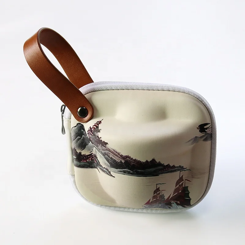 OEM Chinese Style Landscape Printing Tea Sets Tool Case Eva Porcelain Tea and Coffee Mug Eva Bag Luxury Gift, Custermized
OEM Chinese Style Landscape Printing Tea Sets Tool Case Eva Porcelain Tea and Coffee Mug Eva Bag Luxury Gift, Custermized