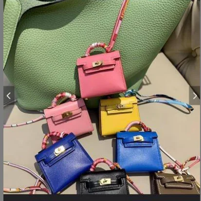 Luxury Designer Mini Bag Charm Imitation Genuine Leather Miniature Bag Pendant Doll Bag 100% By Handmade Manual Crafts Gift
Luxury Designer Mini Bag Charm Imitation Genuine Leather Miniature Bag Pendant Doll Bag 100% By Handmade Manual Crafts Gift