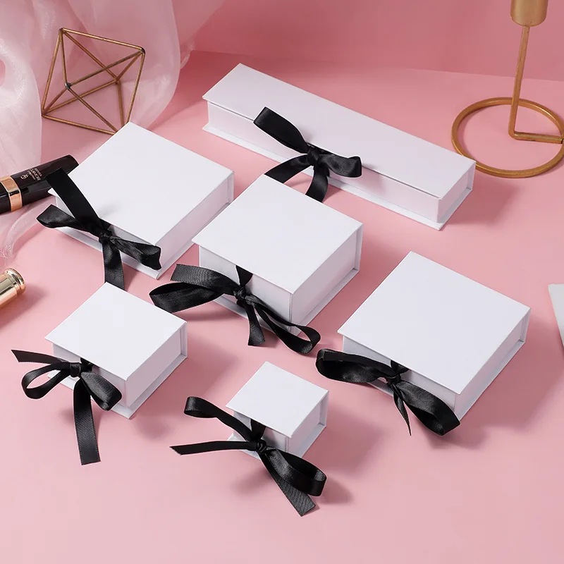 Romantic Custom Paper Black Bowknot White Jewellery Gift Drawer Jewelry Boxes with Logo, Black,white,pink,light pink
Romantic Custom Paper Black Bowknot White Jewellery Gift Drawer Jewelry Boxes with Logo, Black,white,pink,light pink