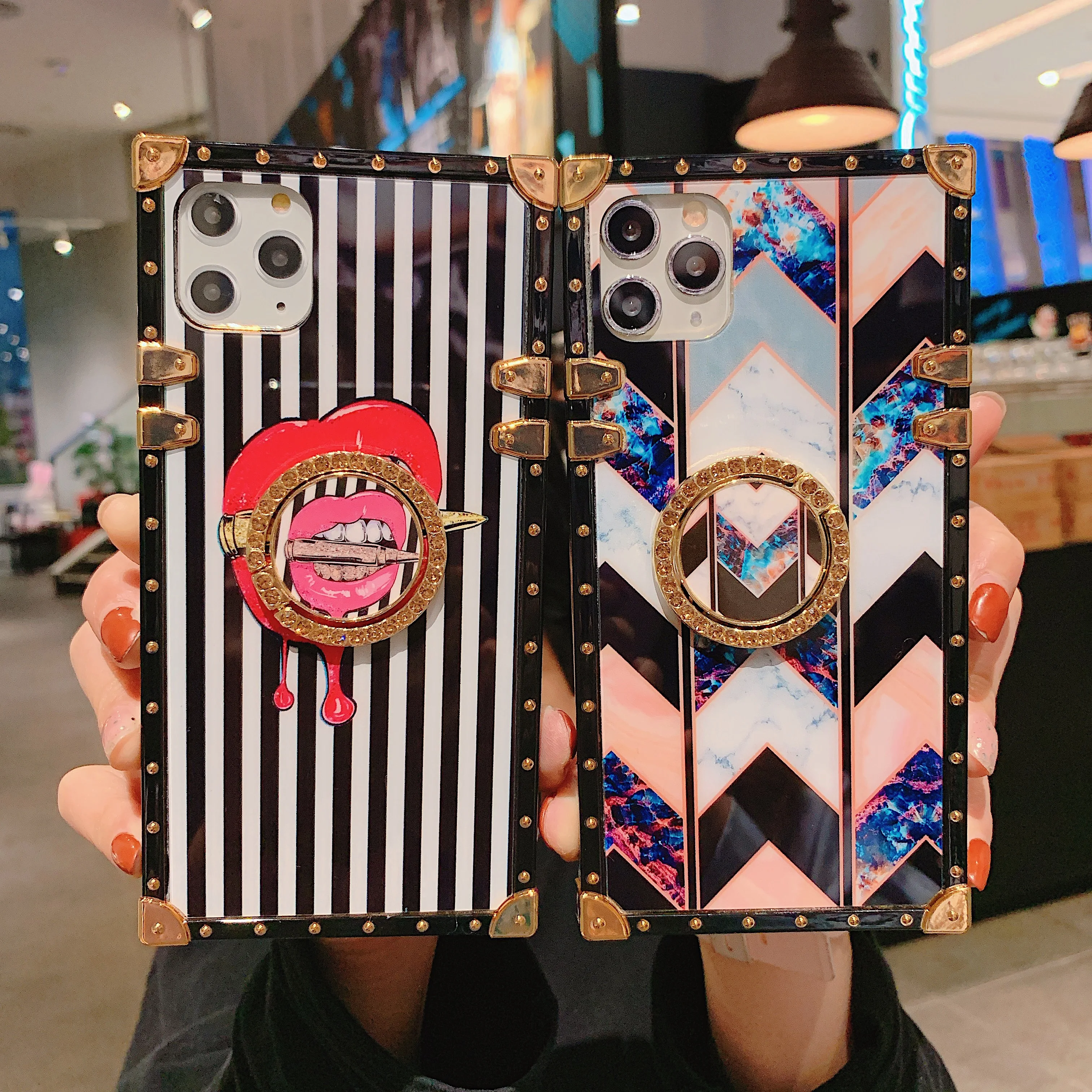 Luxury Brand Square Lambskin Soft Leather Phone Case For iPhone 12 X XR XS MAX 7 8 6 6s plus 7plus 11 Pro Back Cover Coque S20
Luxury Brand Square Lambskin Soft Leather Phone Case For iPhone 12 X XR XS MAX 7 8 6 6s plus 7plus 11 Pro Back Cover Coque S20