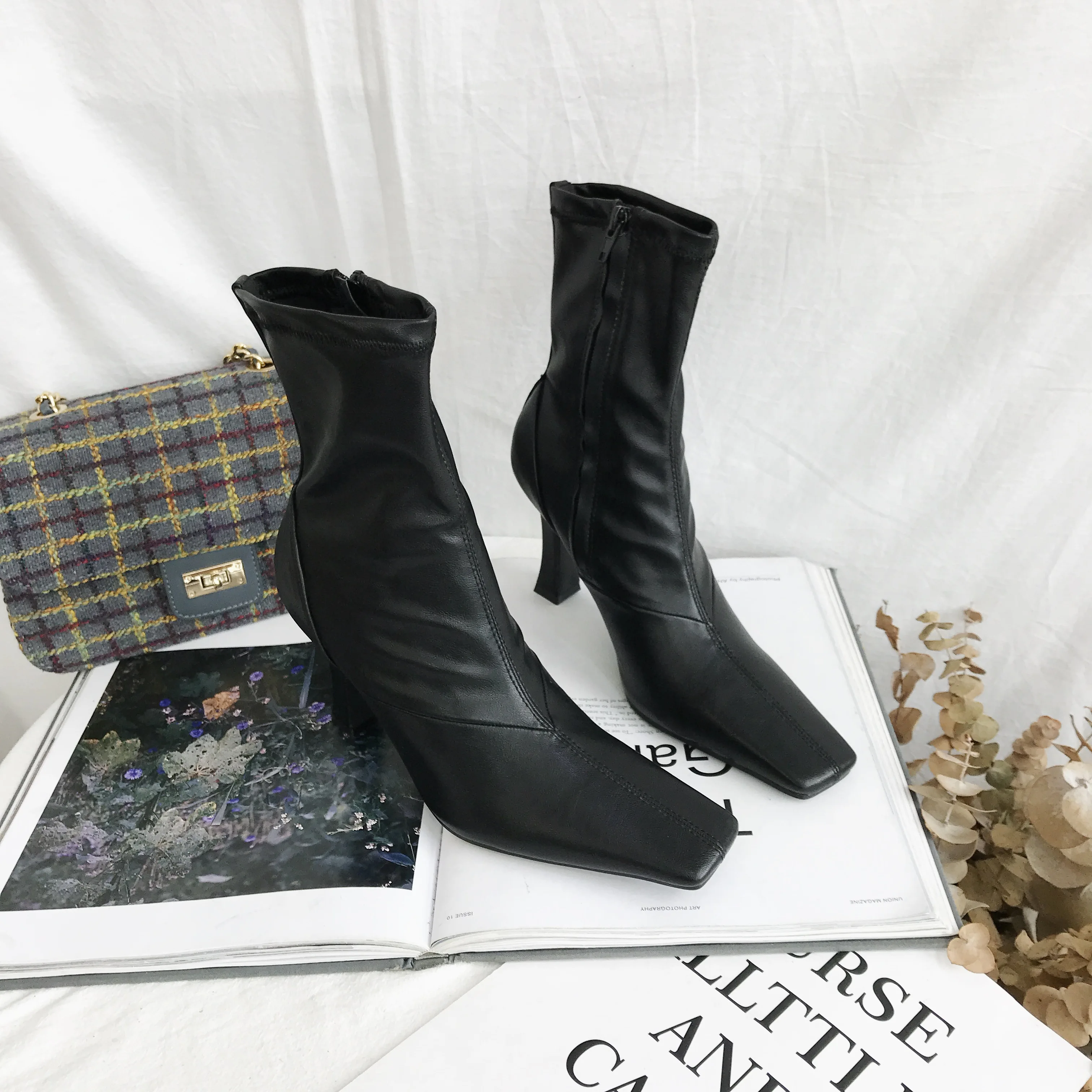 fashion high heel elastic short boots Korean version simple temperament thin boots square head side zipper and ankle short boots
fashion high heel elastic short boots Korean version simple temperament thin boots square head side zipper and ankle short boots