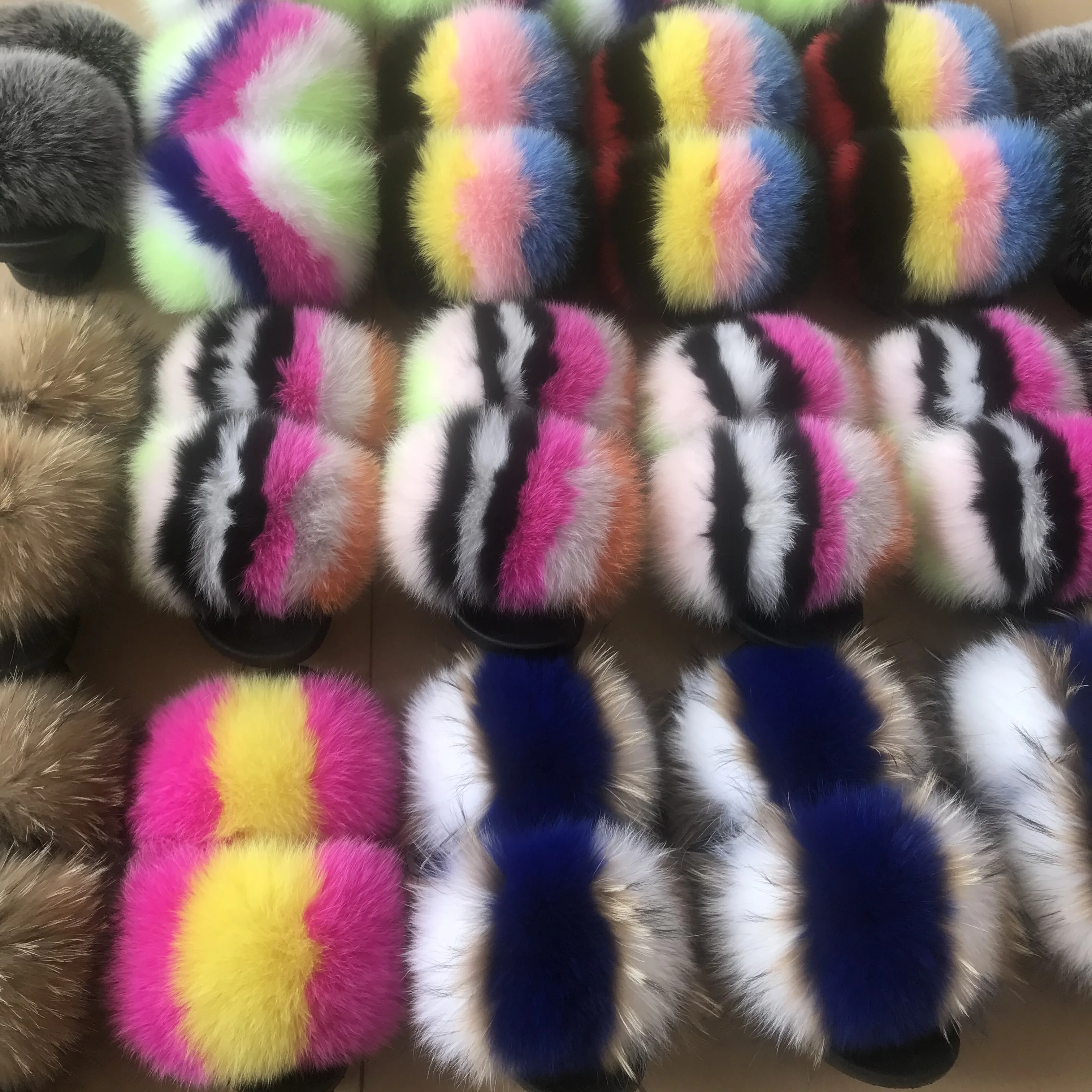 Factory wholesale pvc slides ladies indoor soft fur slippe raccoon fur slippers women soft real fox fur slides, Customized color
Factory wholesale pvc slides ladies indoor soft fur slippe raccoon fur slippers women soft real fox fur slides, Customized color