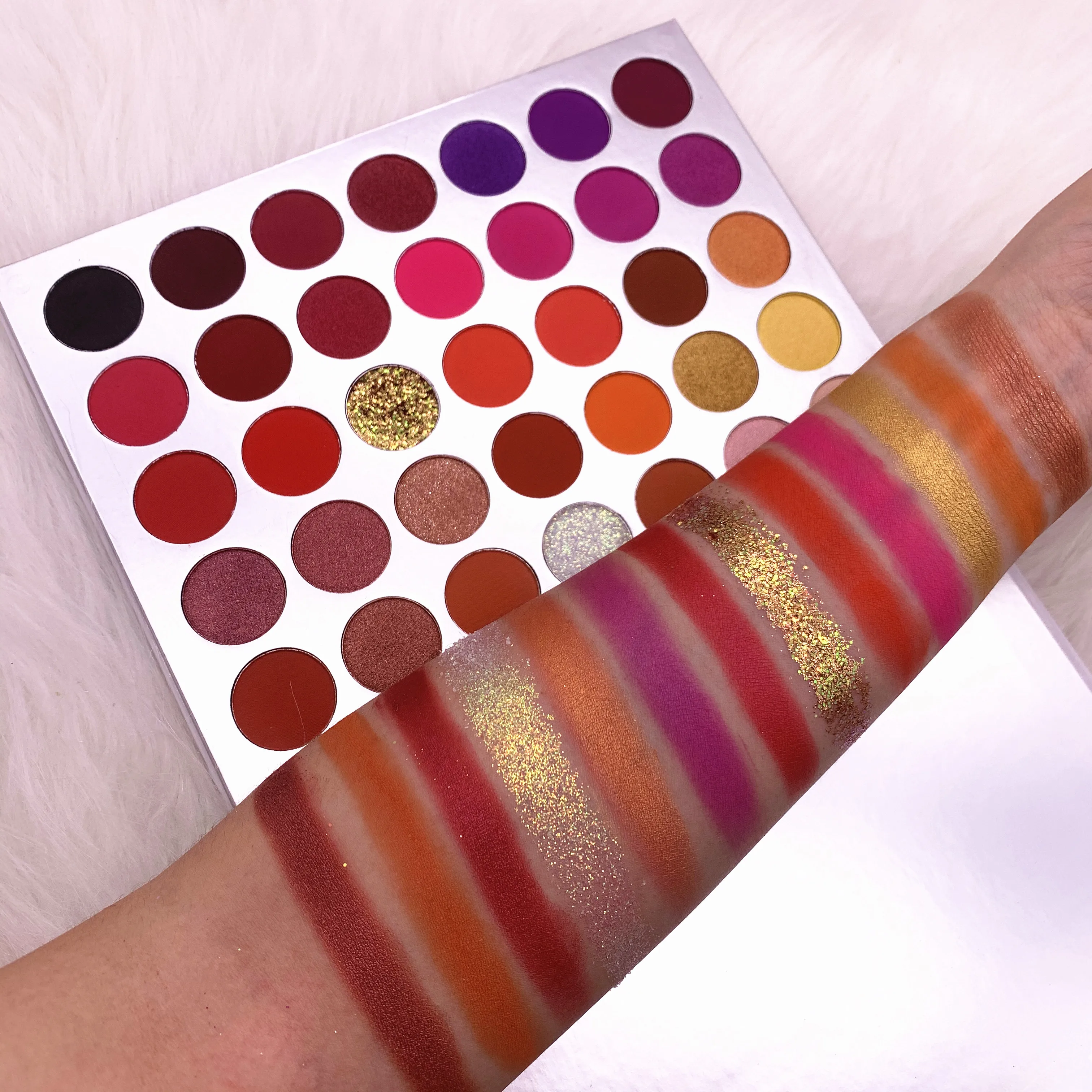 35 color eyeshadow palette vendor custom no label professional eyeshadow palette 
35 color eyeshadow palette vendor custom no label professional eyeshadow palette