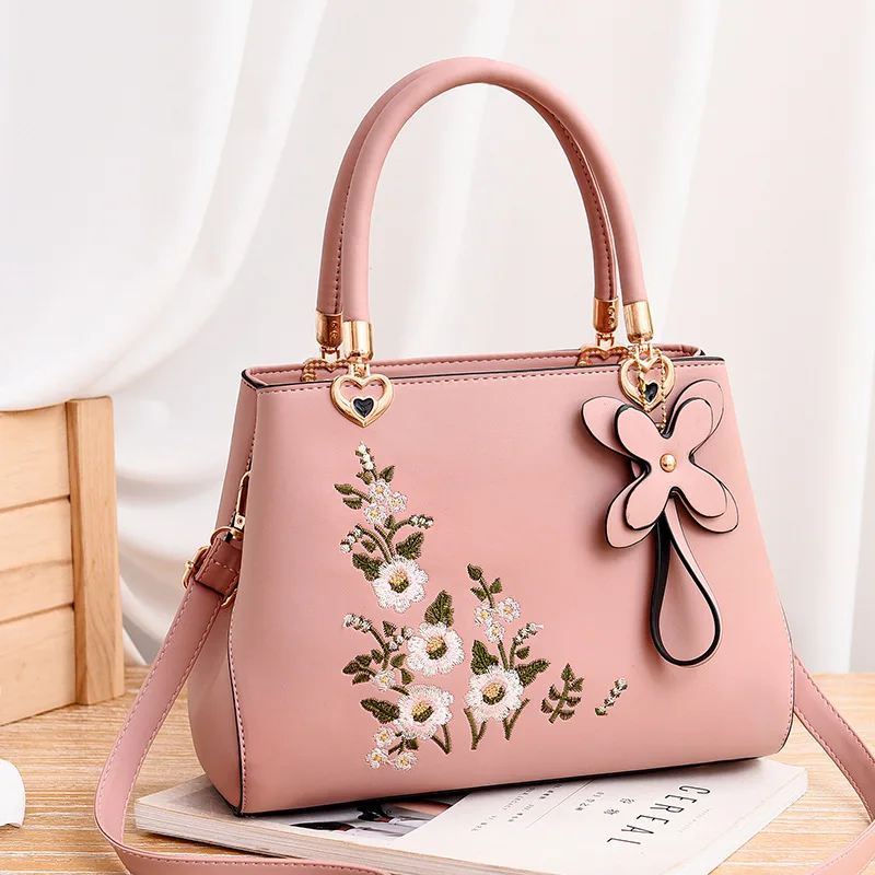 2021 New Women Luxury Oversize Custom Casual Flower Butterfly Label Embroidered High Quality Tote Handbags
2021 New Women Luxury Oversize Custom Casual Flower Butterfly Label Embroidered High Quality Tote Handbags