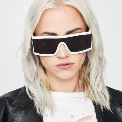 Kenbo Eyewear 2020 New Design One-piece Rectangle Fashion Women Sunglasses Cool Men Personality Steel Ball Punk Sunglasses
Kenbo Eyewear 2020 New Design One-piece Rectangle Fashion Women Sunglasses Cool Men Personality Steel Ball Punk Sunglasses