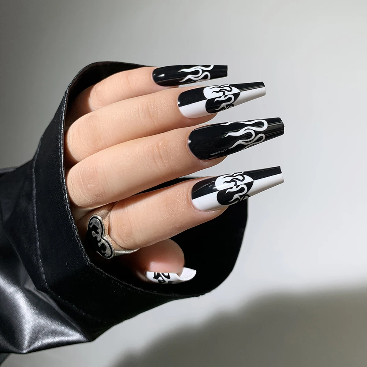 2022 creative charms nail art decoration design short coffin shape designer press on false nails tip, Mixed color
2022 creative charms nail art decoration design short coffin shape designer press on false nails tip, Mixed color