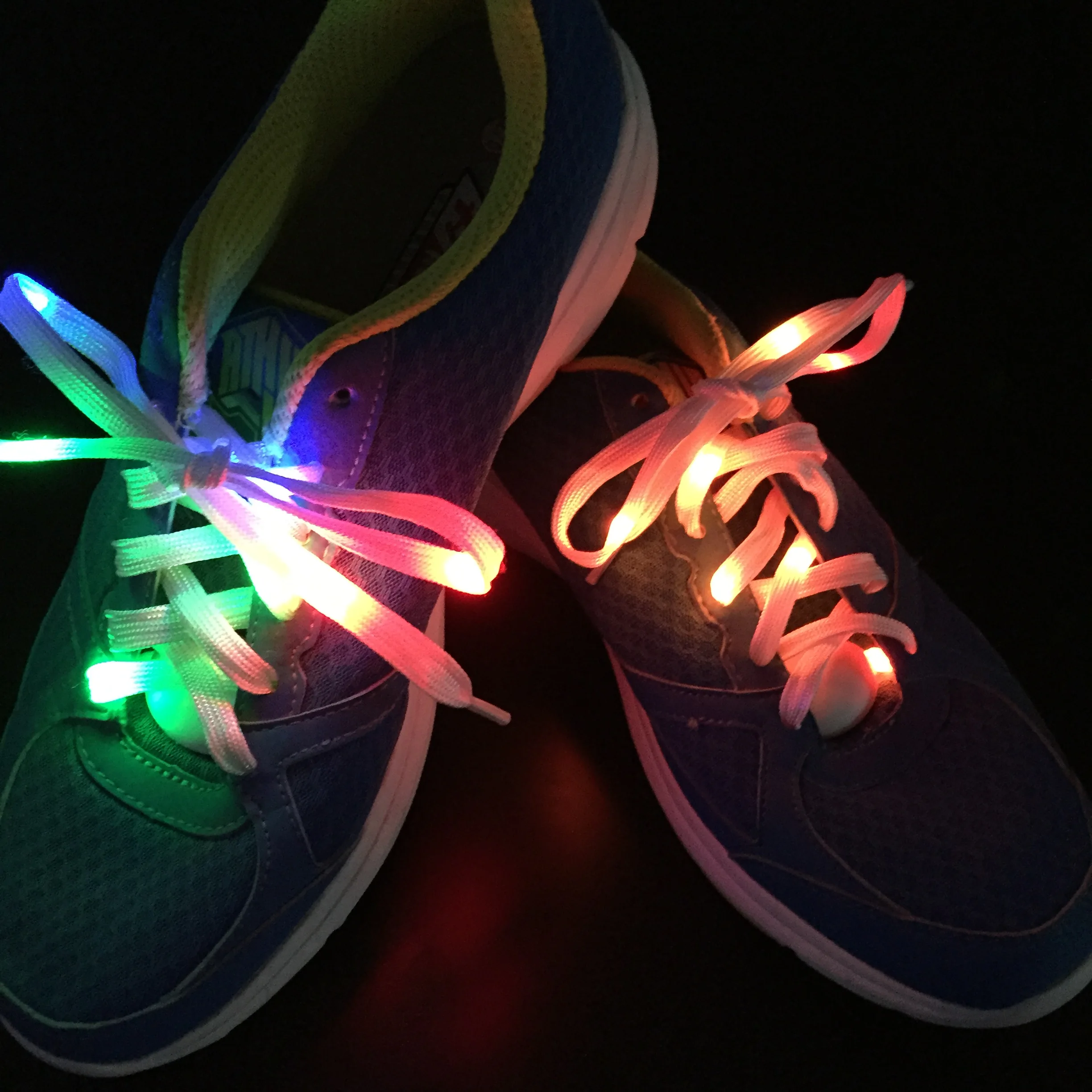 

2022 new hot selling amazon popular product flashing nylon led shoelace
