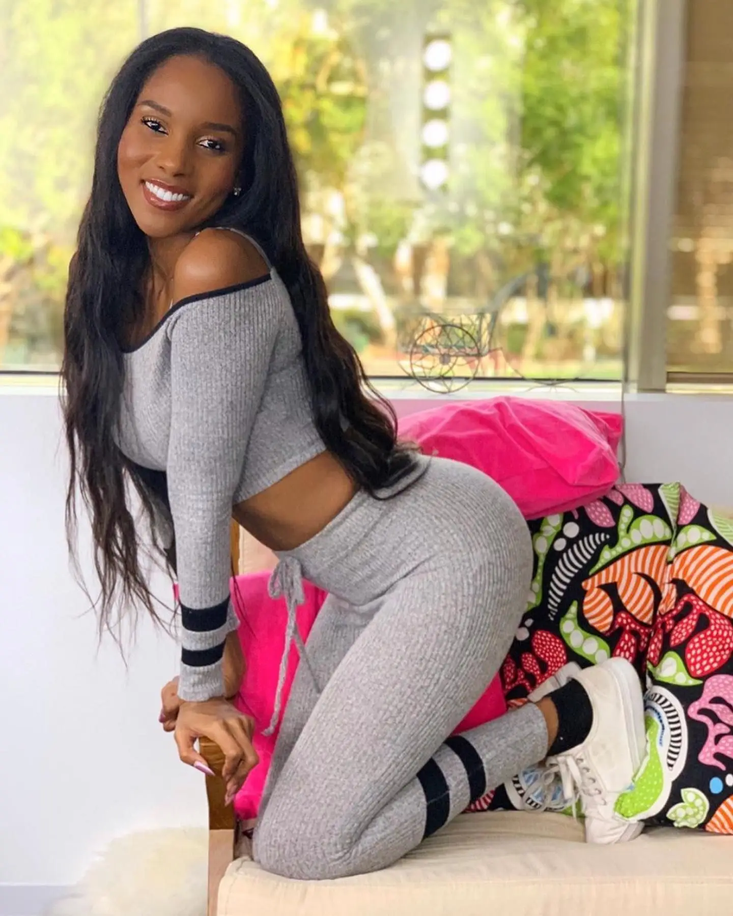 2021 New ladies fitness wear running gym sportswear women's sports suit Contrasting tight-fitting leisure yoga sports suit, 2 colors 
2021 New ladies fitness wear running gym sportswear women's sports suit Contrasting tight-fitting leisure yoga sports suit, 2 colors