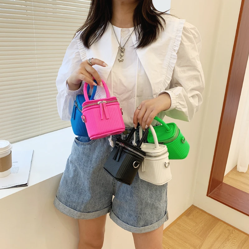 Summer Stripe Pattern Handbags Ladies Alligator Bags Designer Brand Luxury Lock Crossbody Bucket Bag Bolsa De Hombro, Multicolor
Summer Stripe Pattern Handbags Ladies Alligator Bags Designer Brand Luxury Lock Crossbody Bucket Bag Bolsa De Hombro, Multicolor