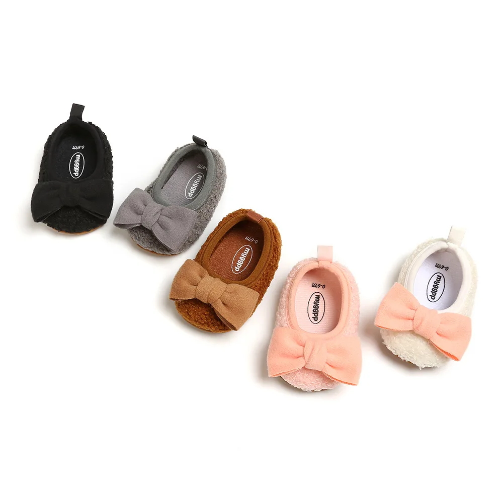 Beautiful Cute Candy Color Warm Woolen Cloth Soft Sole Toddler Baby Shoes for Boys and Girls manufacture