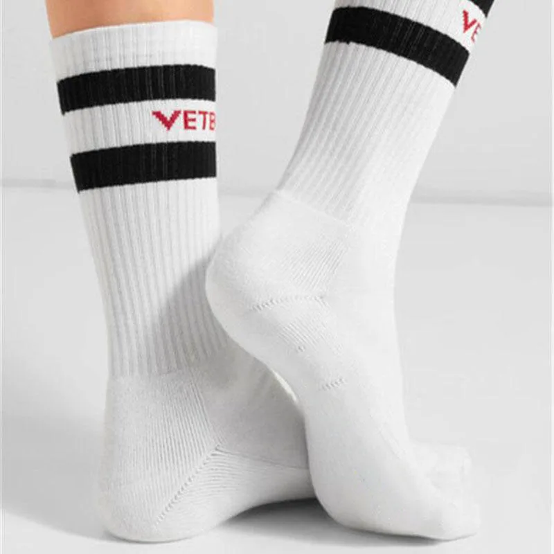 OEM Free Size Fashion Skateboard Combed Cotton Socks Couple Designer Ribbed Custom Logo Socks For Men, Black and white
OEM Free Size Fashion Skateboard Combed Cotton Socks Couple Designer Ribbed Custom Logo Socks For Men, Black and white