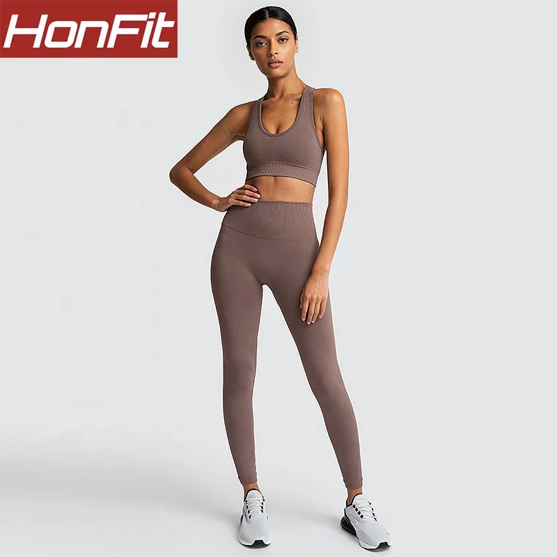 High Quality Hot Fashion womens female yoga gym wear set Clothing fitness leggings bra, Customized colors
High Quality Hot Fashion womens female yoga gym wear set Clothing fitness leggings bra, Customized colors