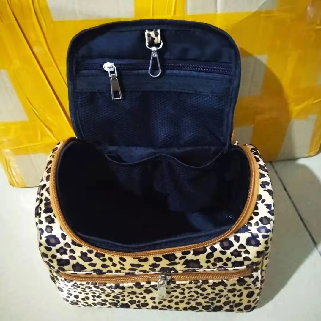 Free samples for ladies daily casual small handbags cosmetic with zipper bags support OEM
Free samples for ladies daily casual small handbags cosmetic with zipper bags support OEM