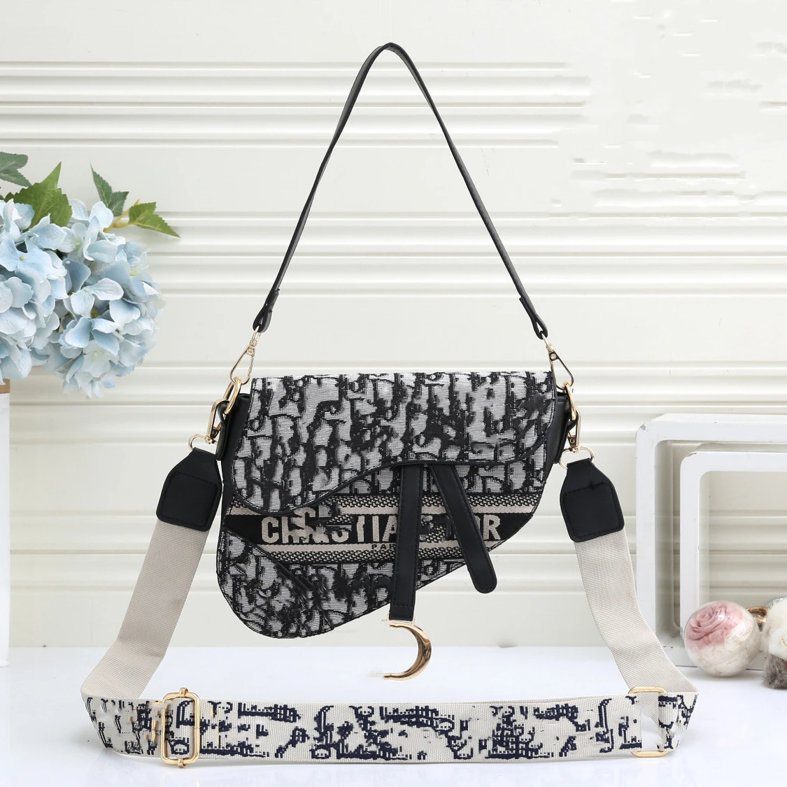 Wholesale 2021 New Letter Decoration Large Capacity Canvas Designer Handbag Famous Brands handbags for women, As is shown
Wholesale 2021 New Letter Decoration Large Capacity Canvas Designer Handbag Famous Brands handbags for women, As is shown