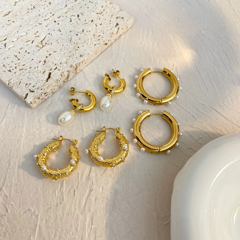Fashion Tarnish Free Waterproof Trendy Jewelry Stainless Steel 18K Gold Plated Pearl Hoop Earrings statement Pearl Stud Earrings
Fashion Tarnish Free Waterproof Trendy Jewelry Stainless Steel 18K Gold Plated Pearl Hoop Earrings statement Pearl Stud Earrings