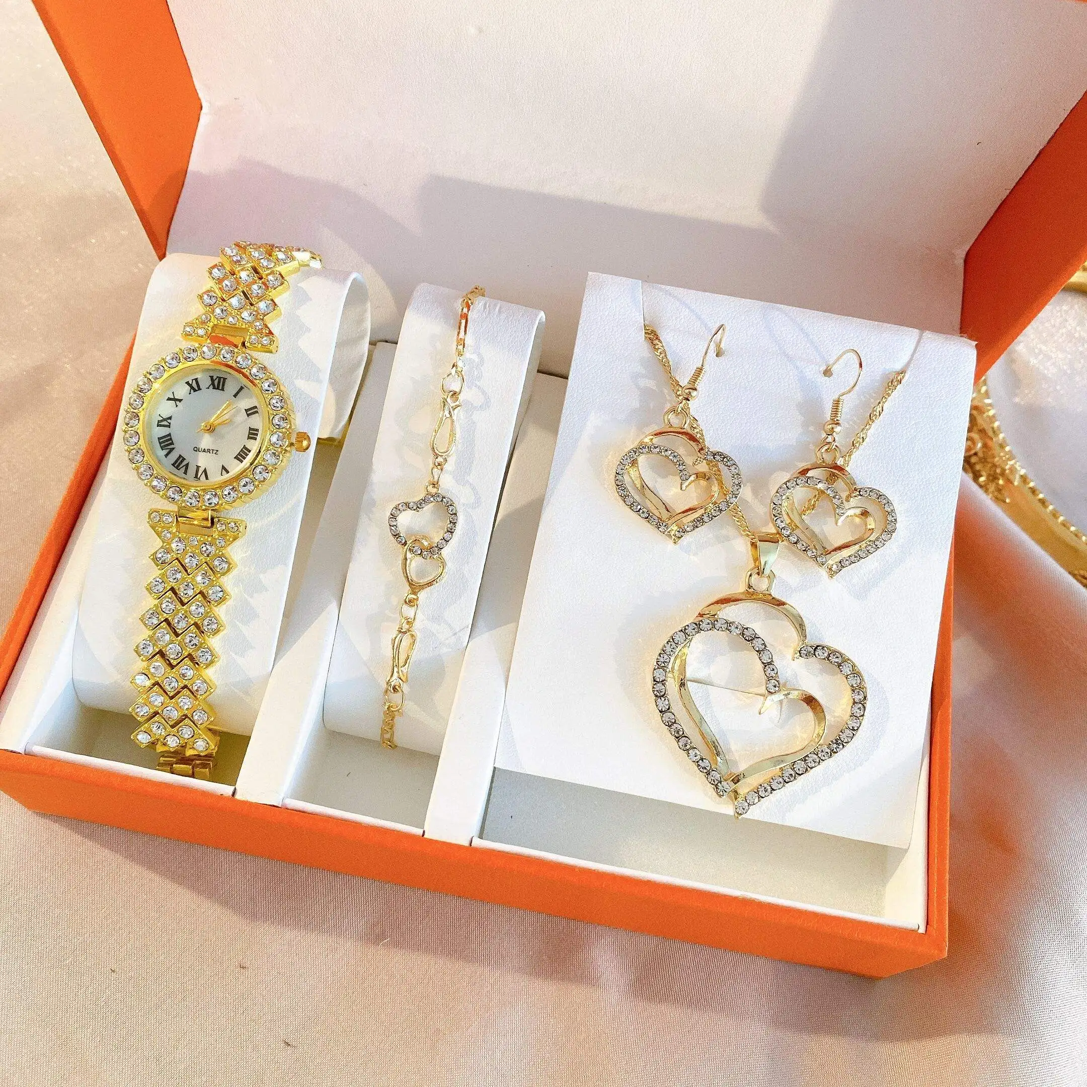 Vintage Fashion Gold Heart Diamond 5 Piece Watch Set Zircon 2022 New Necklace Earring Bracelet Set Jewelry Set Women Gift
Vintage Fashion Gold Heart Diamond 5 Piece Watch Set Zircon 2022 New Necklace Earring Bracelet Set Jewelry Set Women Gift