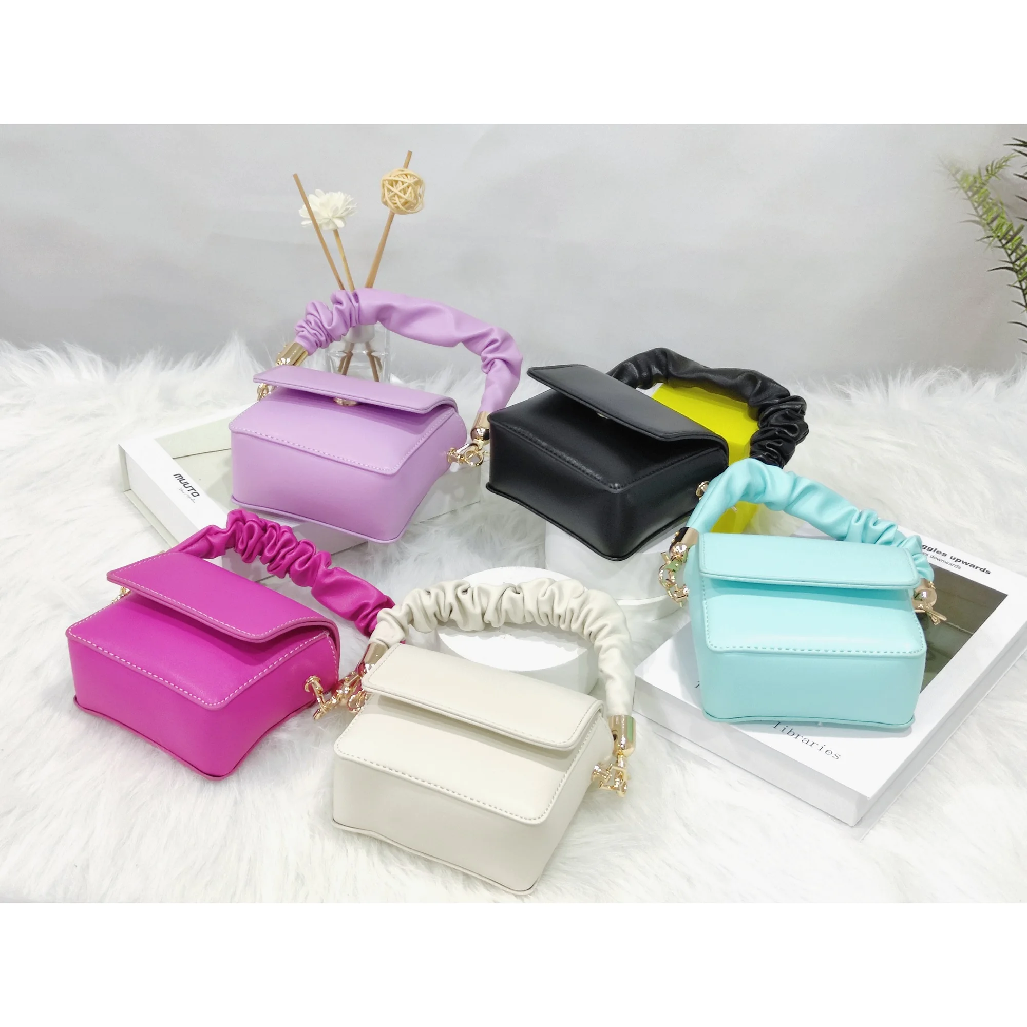 2021 Women's Fashion Cute Mini Chain Shoulder Bags Women Pu Leather Small messenger Bags Girl Party Lipstick Handbag
2021 Women's Fashion Cute Mini Chain Shoulder Bags Women Pu Leather Small messenger Bags Girl Party Lipstick Handbag