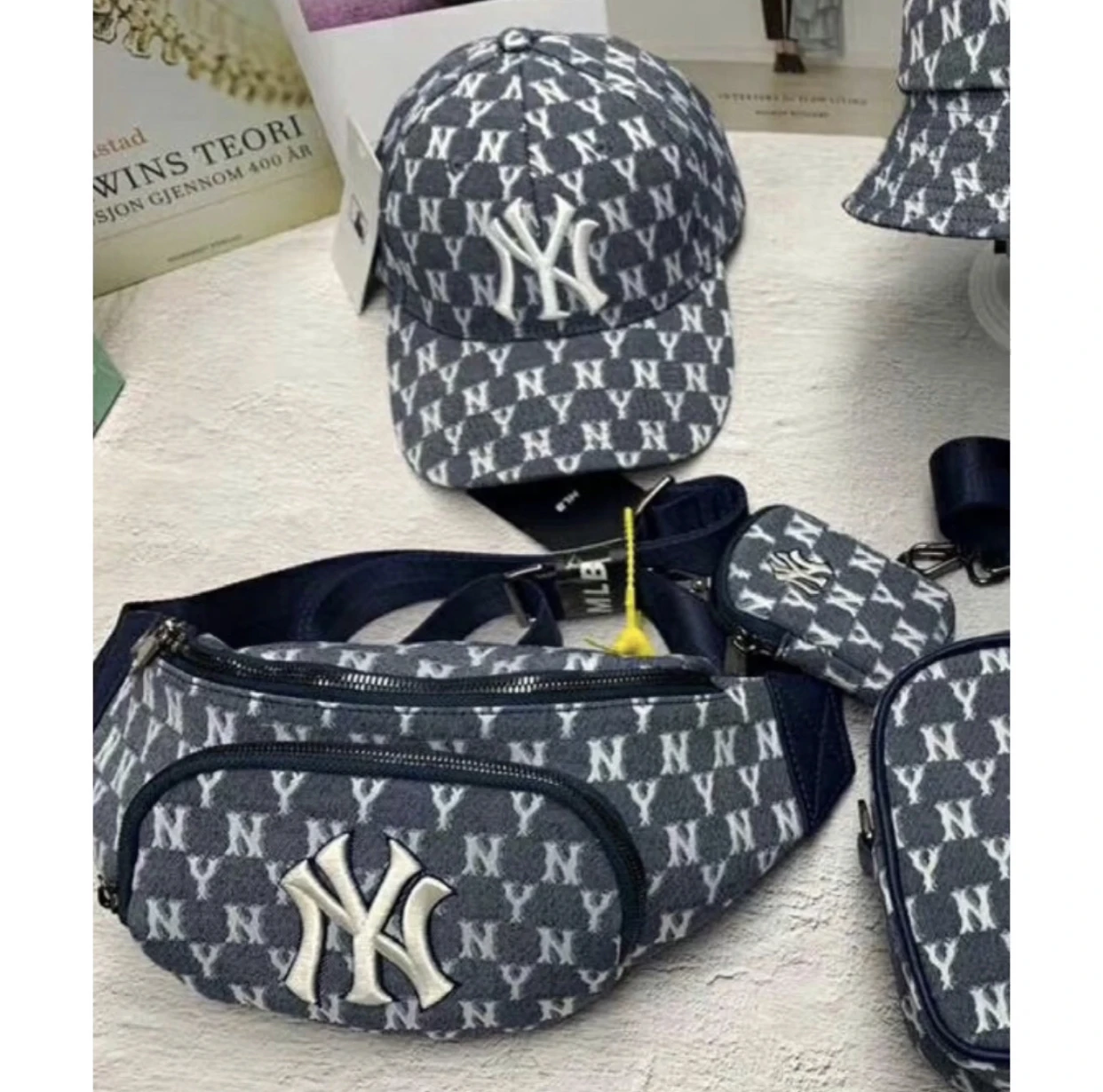 2020 NewYork bag and hat set Embroidery Jean baseball hat waist bag fanny pack, Picture show
2020 NewYork bag and hat set Embroidery Jean baseball hat waist bag fanny pack, Picture show
