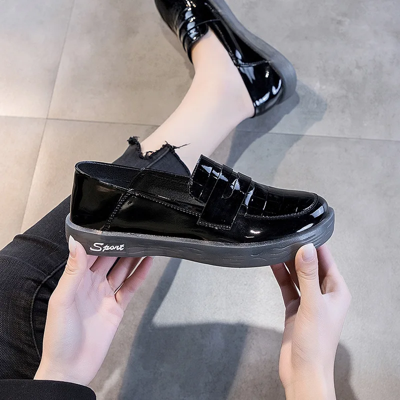 Wholesale Women Ladies Patent Leather Slippers Shoes Black White Flat Loafers Slip On, White, black
Wholesale Women Ladies Patent Leather Slippers Shoes Black White Flat Loafers Slip On, White, black