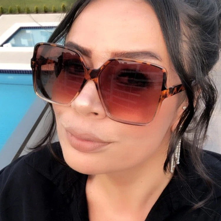 Vintage Oversized Square Sunglasses Women Luxury Brand Big Frame Black Fashion Gradient Shades Women Sun Glasses 2021
Vintage Oversized Square Sunglasses Women Luxury Brand Big Frame Black Fashion Gradient Shades Women Sun Glasses 2021