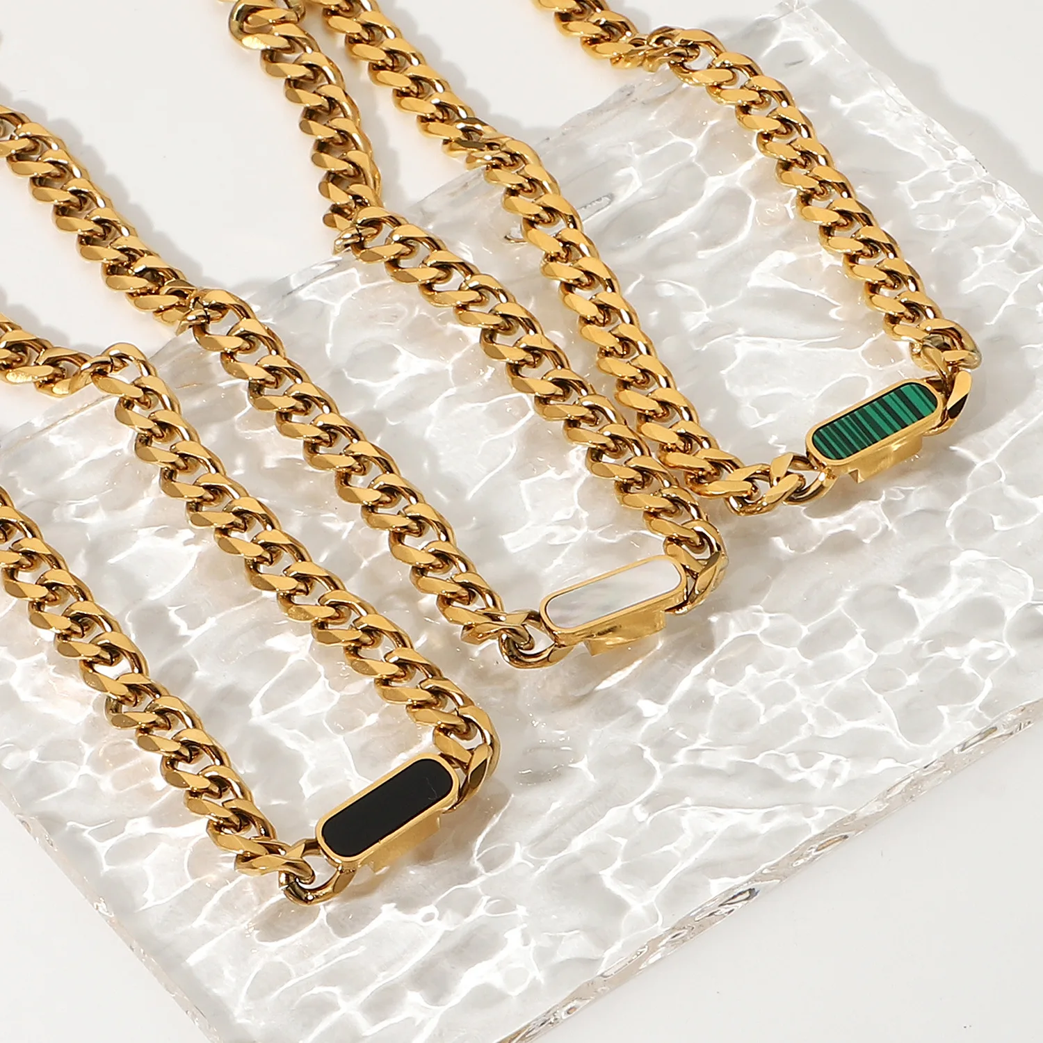 Punk Style Cuban Chain Shell Pendant Statement Choker Necklace 18K Gold Plated Stainless Steel Necklace For Women, Like picture
Punk Style Cuban Chain Shell Pendant Statement Choker Necklace 18K Gold Plated Stainless Steel Necklace For Women, Like picture